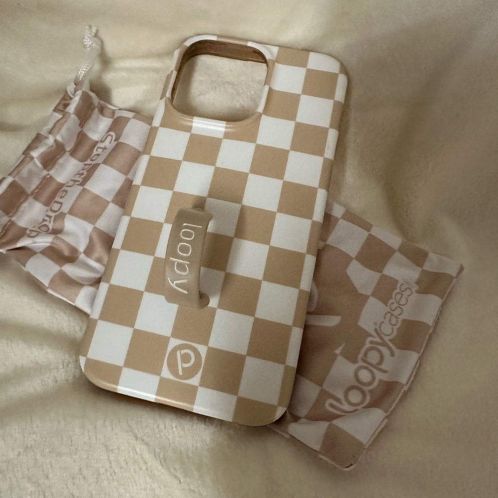 Loopy Case Beige Checkered Phone Cover